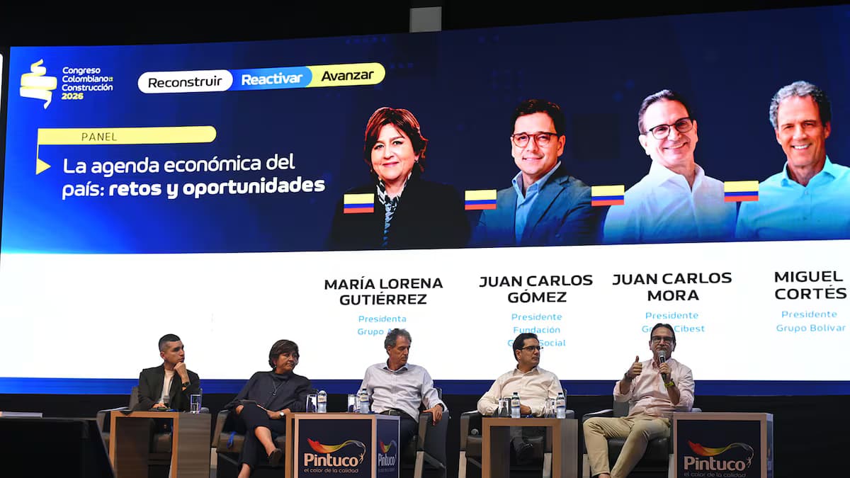 Panel de banqueros en el Congreso Colombiano de la Construcción 2026, con María Lorena Gutiérrez, Juan Carlos Gómez, Juan Carlos Mora y Miguel Cortés