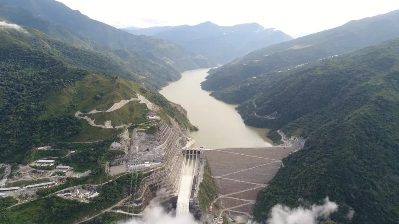 Vista aérea de la presa de Hidroituango y del embalse sobre el río Cauca, en el norte de Antioquia