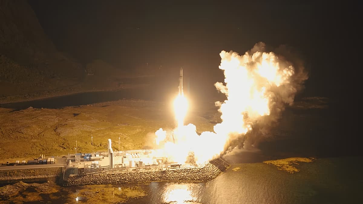 El cohete Spectrum de Isar Aerospace despega del puerto espacial de Andøya, en Noruega