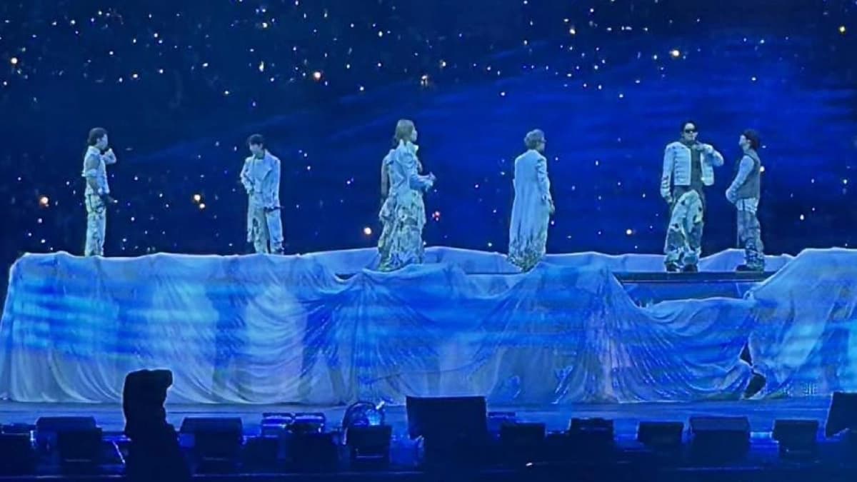 Los integrantes de BTS sobre el escenario durante su concierto en El Campín de Bogotá