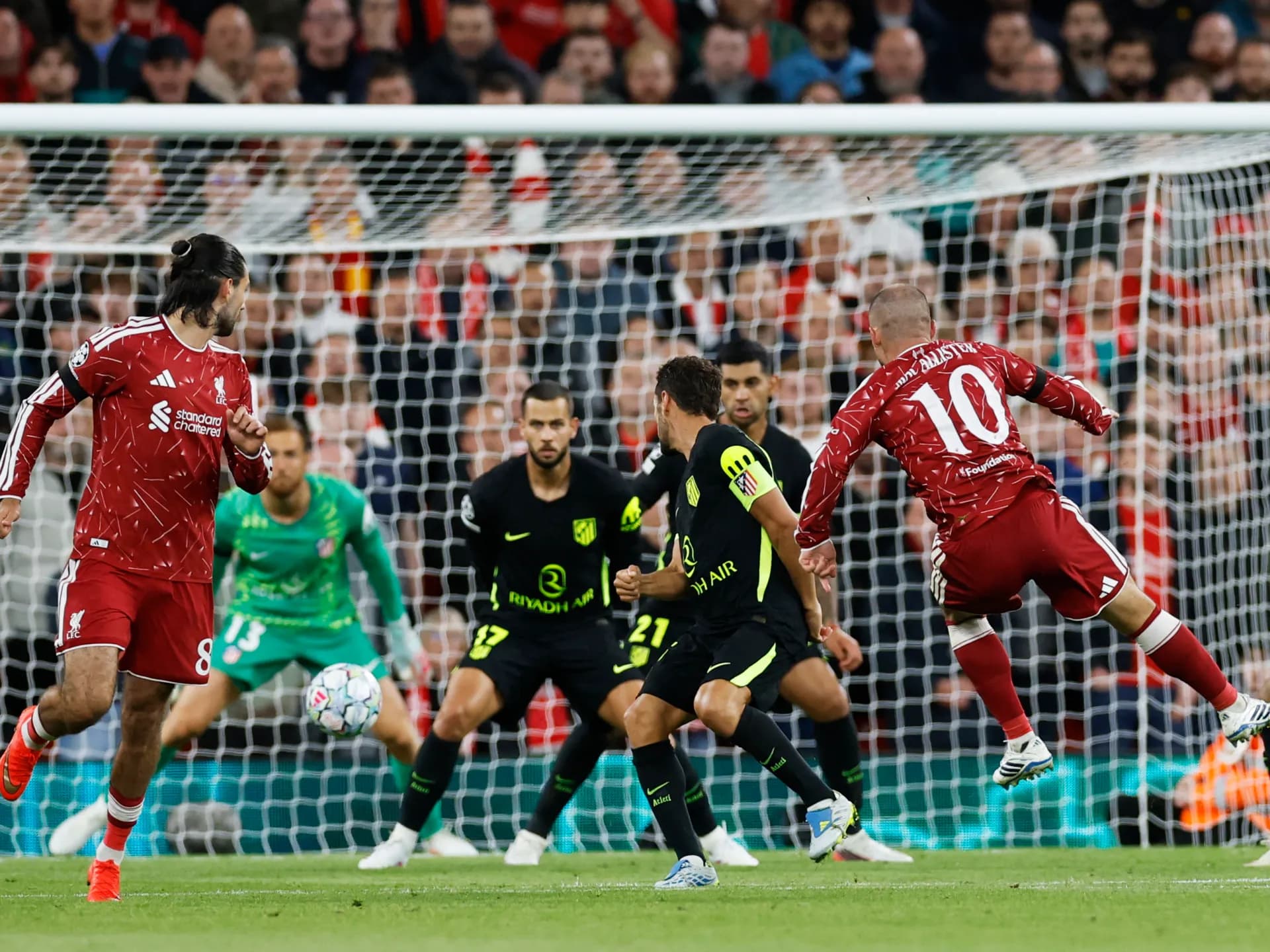 Alexis Mac Allister celebra el gol de la victoria del Liverpool ante el Atlético de Madrid