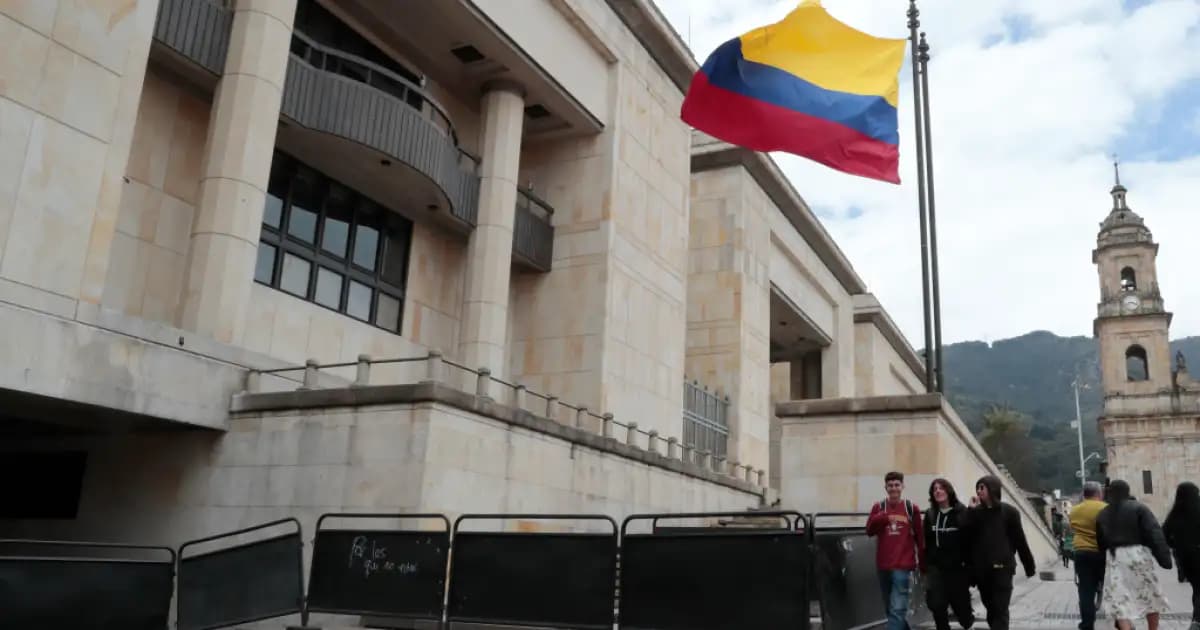 Fachada del Capitolio Nacional, en la plaza de Bolívar de Bogotá