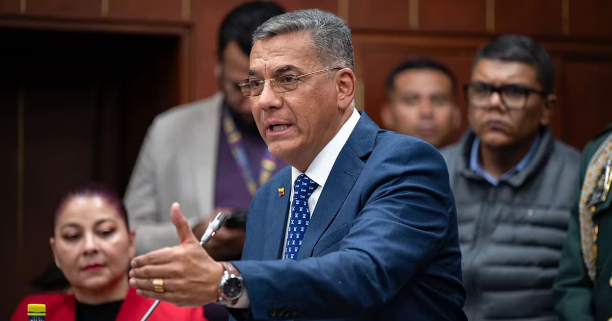 El ministro de Defensa, Jorge Mora, durante el debate en la Comisión Segunda del Senado