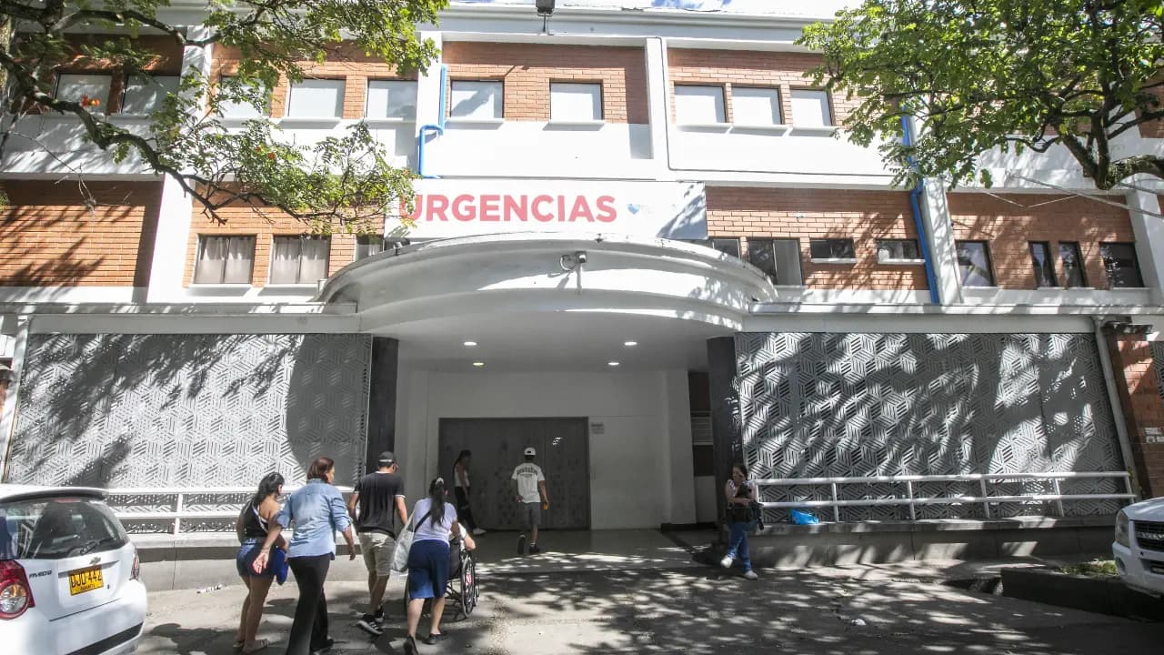 Entrada del servicio de urgencias de un hospital público de Antioquia