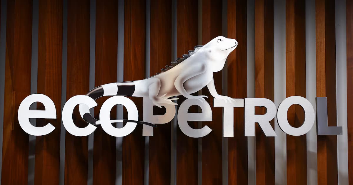 Logotipo de Ecopetrol en una de sus sedes