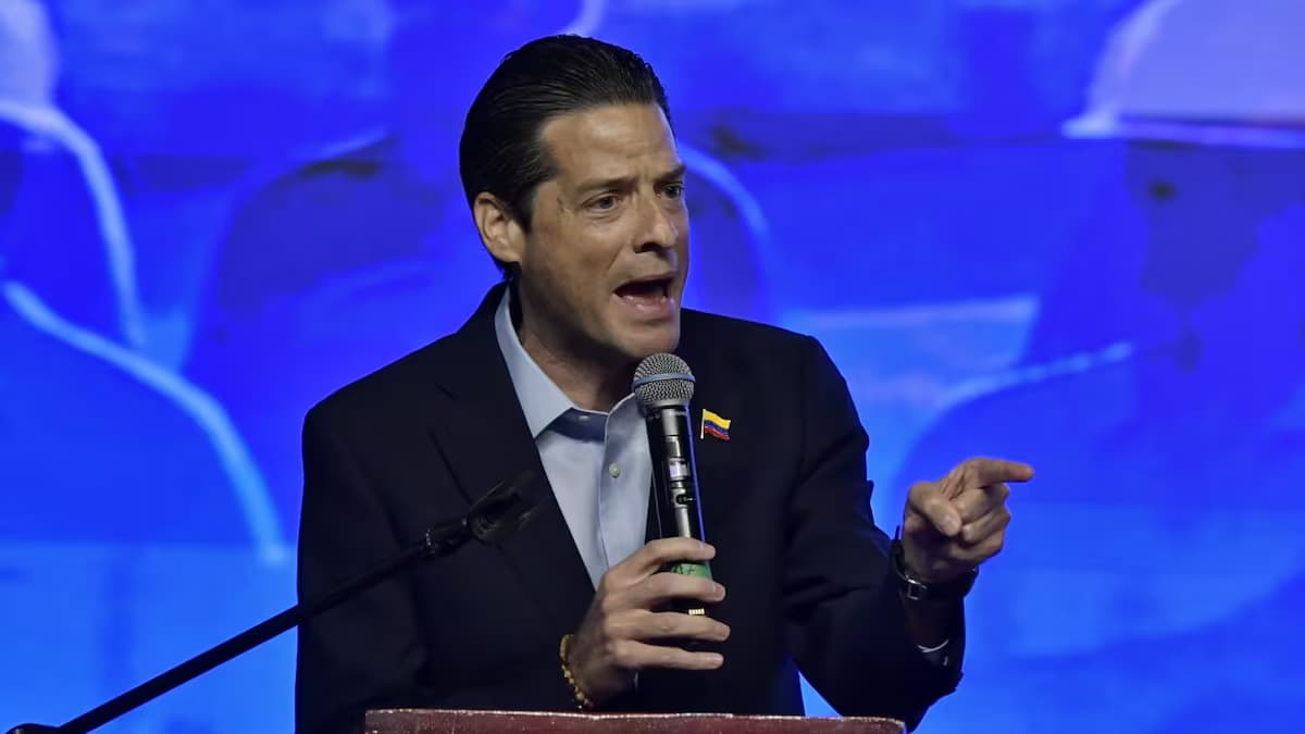 El ministro de Comercio, Mauricio Gómez Amín, habla en el encuentro regional del Plan Nacional de Desarrollo en Barranquilla