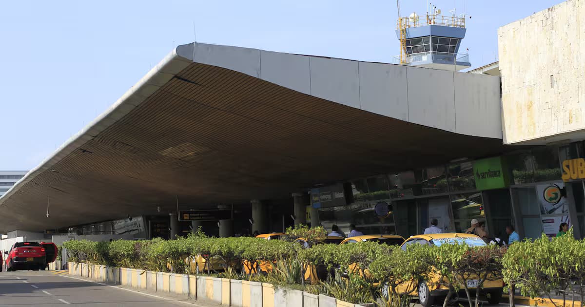 Fachada del aeropuerto internacional Rafael Núñez de Cartagena