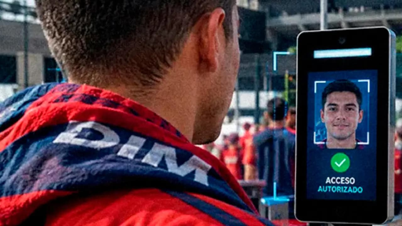 Hinchas del Deportivo Independiente Medellín en el estadio Atanasio Girardot
