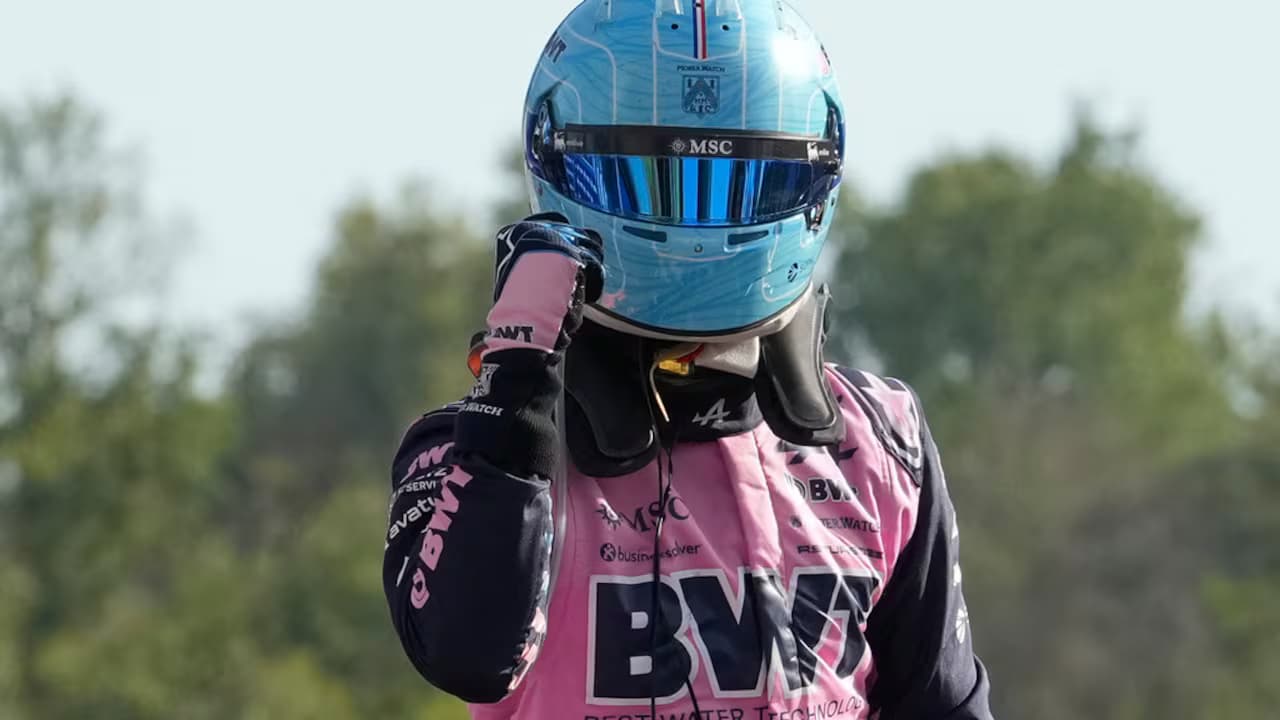 Pierre Gasly celebra con el puño en alto tras la clasificación del Gran Premio de Italia