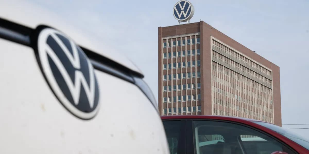 Línea de producción de Volkswagen en una planta alemana