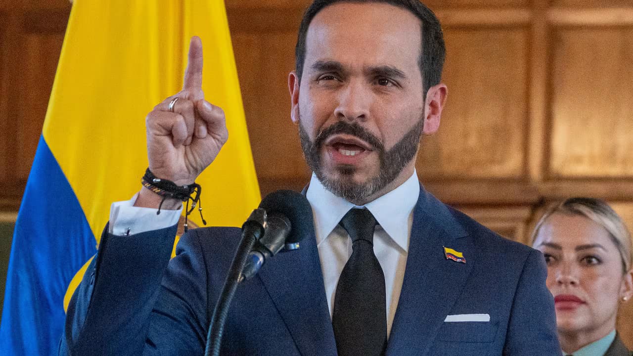 El presidente Abelardo de la Espriella durante su intervención en la Cumbre de Gobernadores en Santa Cruz de Mompox