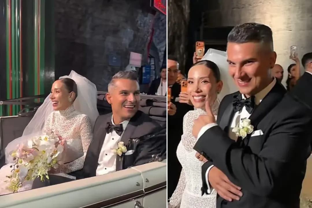 Luisa Fernanda W, con vestido de novia y velo, y Pipe Bueno, de esmoquin, sonríen tras su boda en la Catedral de Sal de Zipaquirá