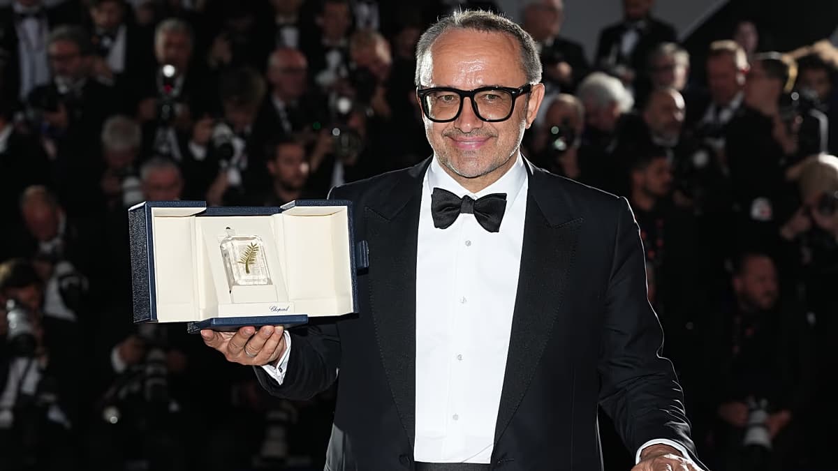 Andréi Zviáguintsev posa con el Gran Premio del Jurado del Festival de Cannes 2026