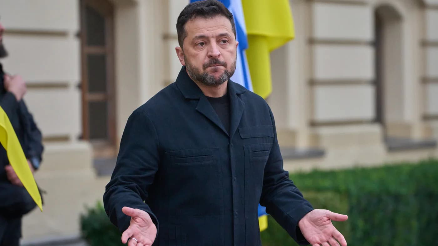 El presidente de Ucrania, Volodímir Zelenski, responde preguntas de la prensa en Kiev
