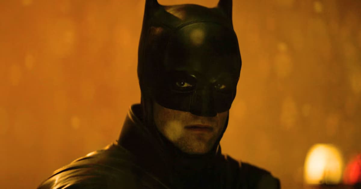 Robert Pattinson como Batman en una escena de la primera película de Matt Reeves