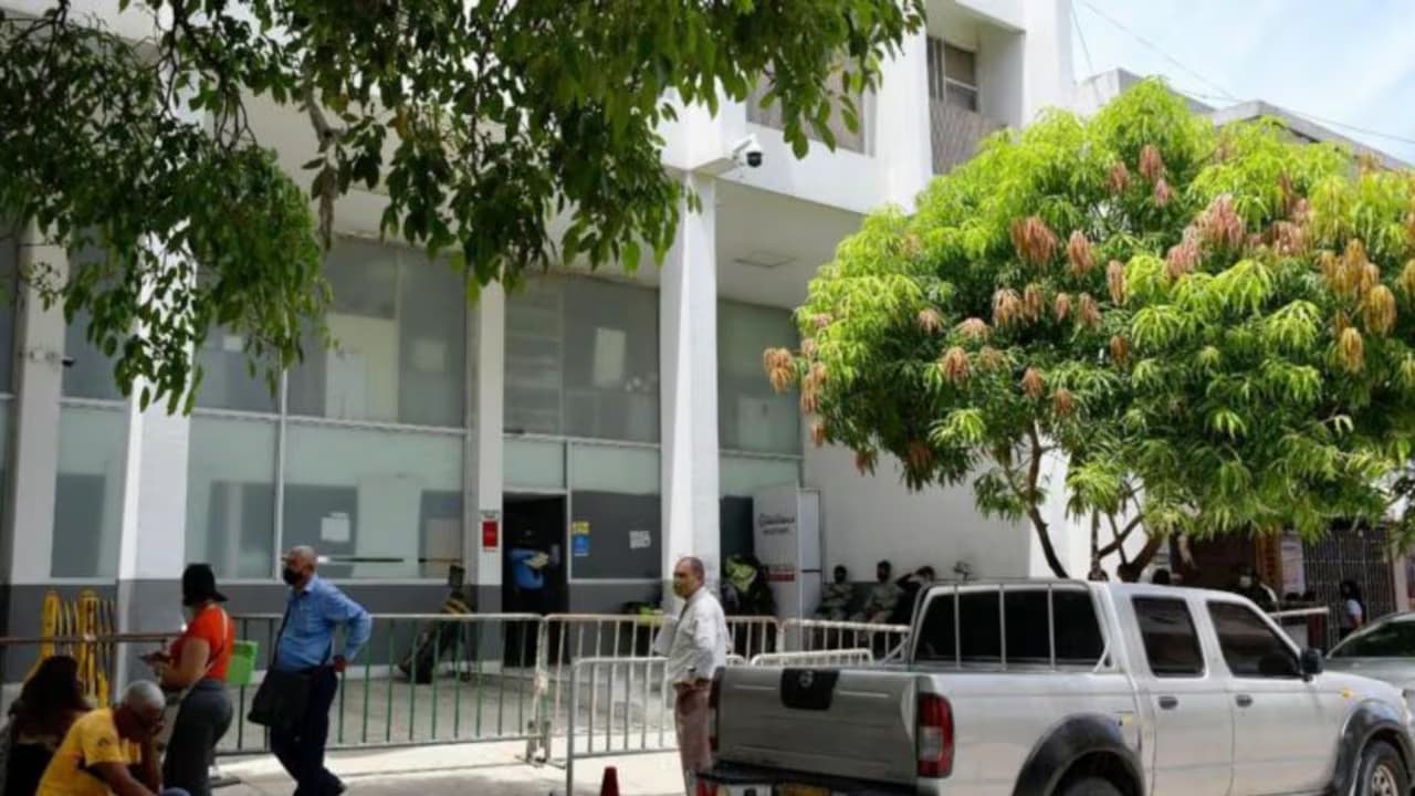 Fachada de la sede de la URI de la Fiscalía en Barranquilla