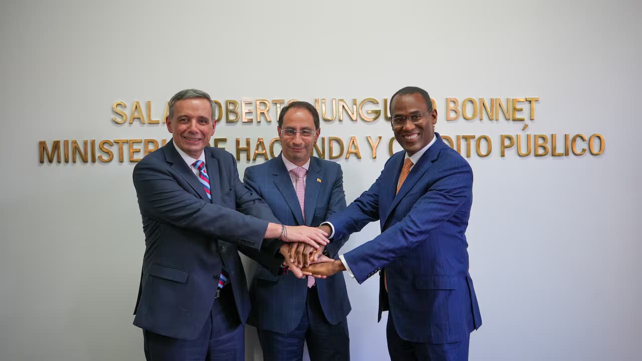 Reunión en el Ministerio de Hacienda con la delegación del Fondo Monetario Internacional